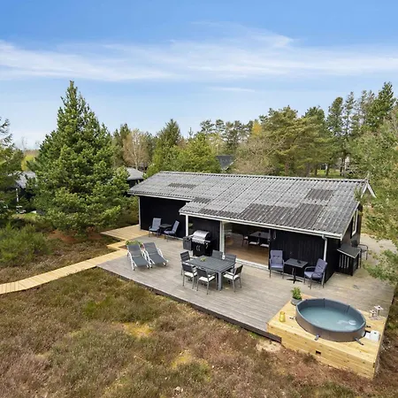 Ferienhaus Unique, Fully Renovated In Nature! Hals