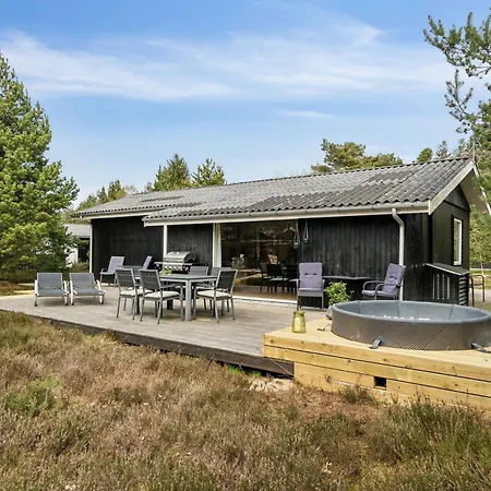 Unique, Fully Renovated In Nature! Ferienhaus *